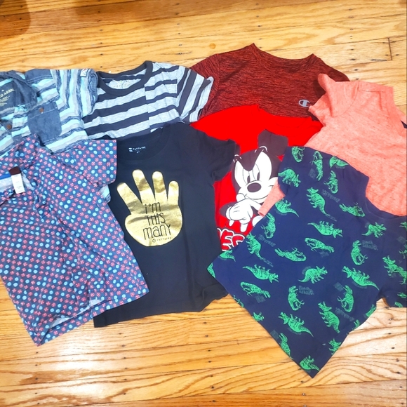 Boys T-Shirts Size 4T - Picture 1 of 1